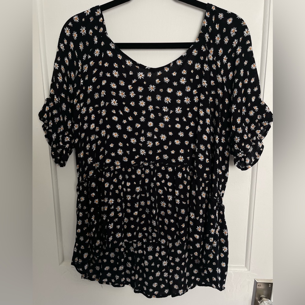 Ditsy Daisy Cross-Back Blouse